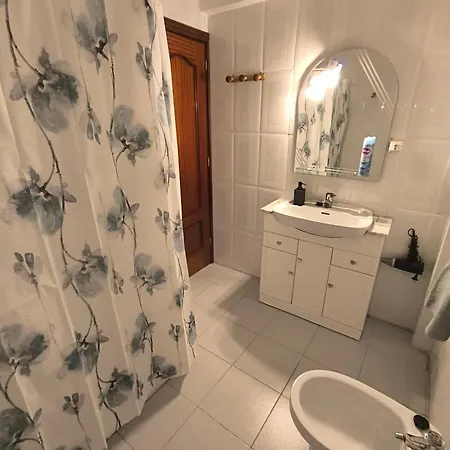 Casa De Pueblo En La Montana Dağ evi *
